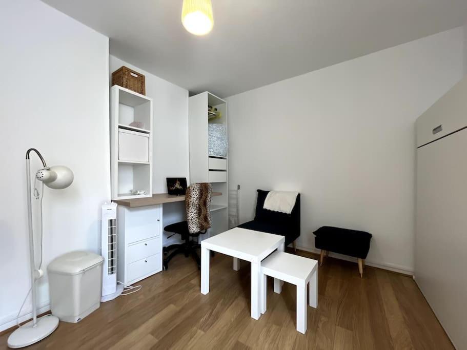 Le Studio Des Sablons-2 Pers-150M Place Du Marche Fontainebleau Zewnętrze zdjęcie