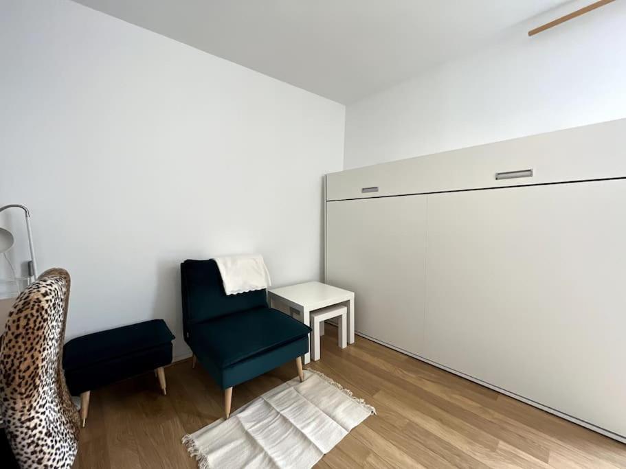 Le Studio Des Sablons-2 Pers-150M Place Du Marche Fontainebleau Zewnętrze zdjęcie